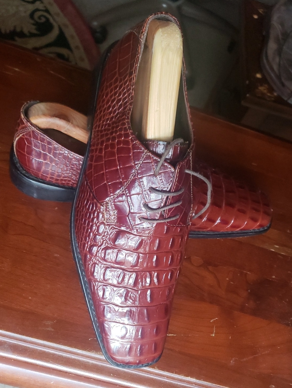 Stacy Adams Men’s Burgundy Brown Croc-Embossed Lace-Up Oxfords